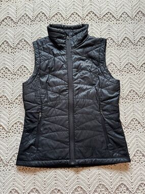 Columbia Women’s Black Quilted Vest with Stand Collar Omni Heat Size Large